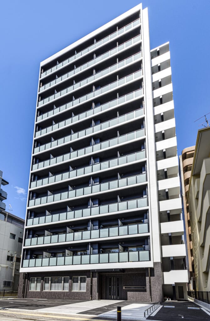 D平尾駅前外観